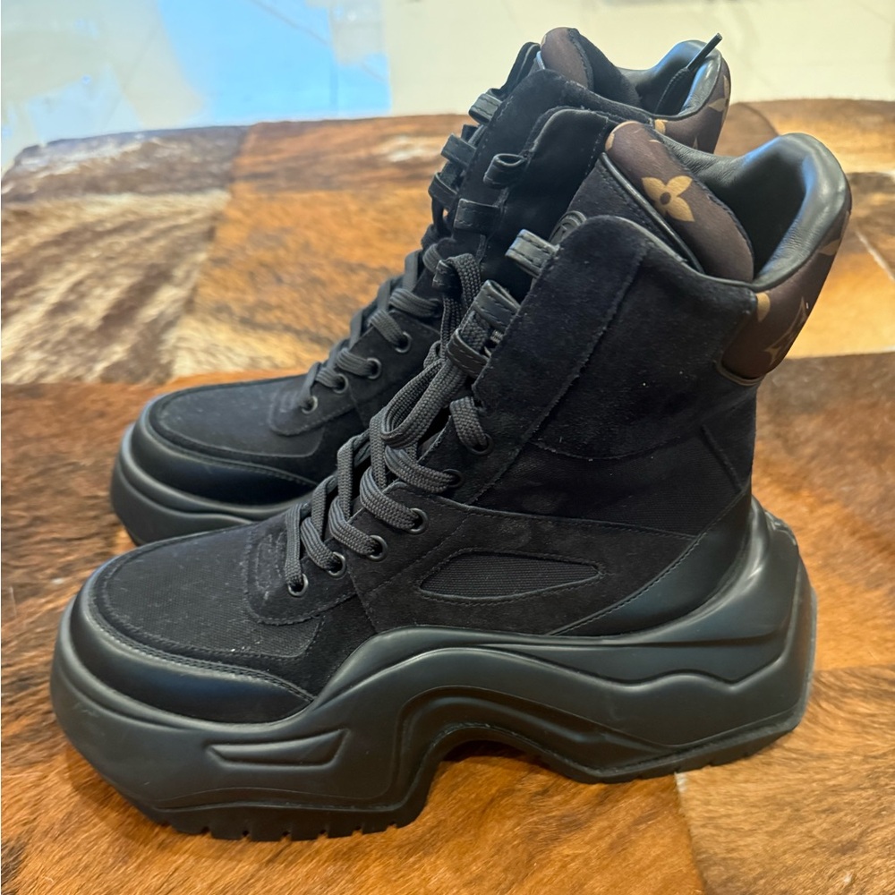 Louis Vuitton Archlight 2.0 Platform Lace Up Boots - Picture 4 of 9